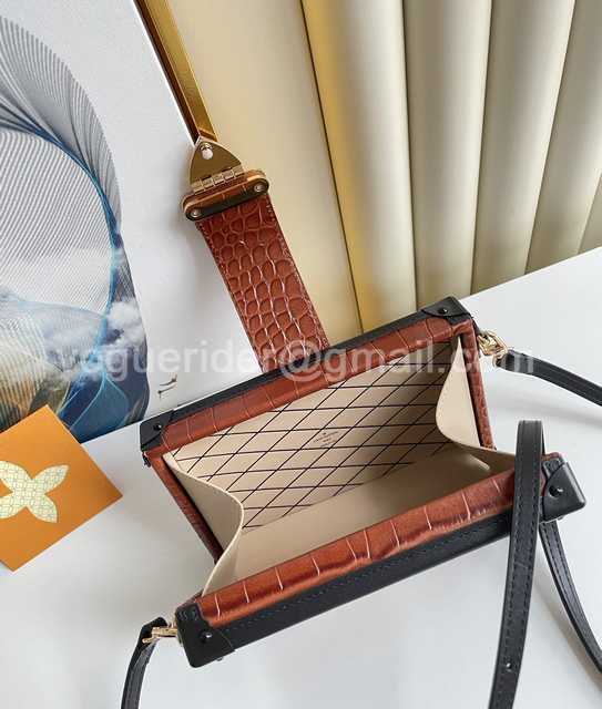 N98998 Petite Malle Box 19