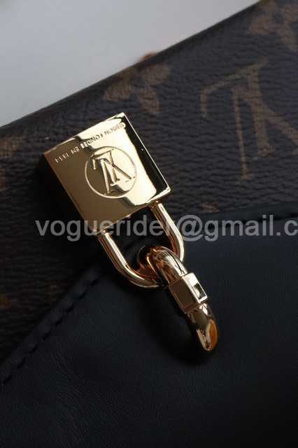 M80763 Padlock on Strap 19