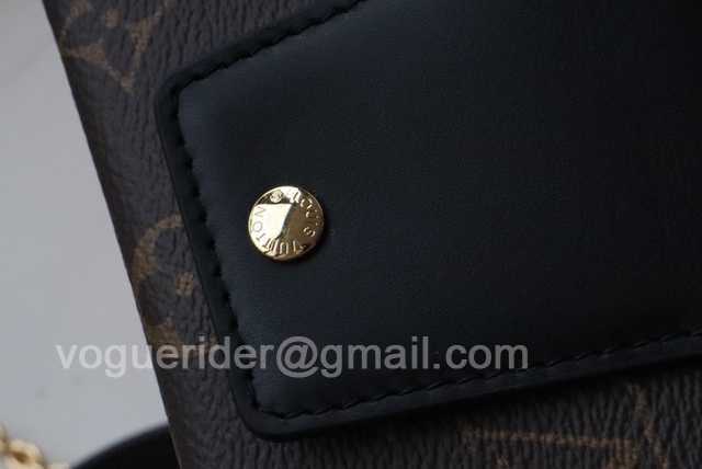 M80763 Padlock on Strap 19