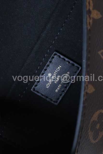 M80763 Padlock on Strap 19