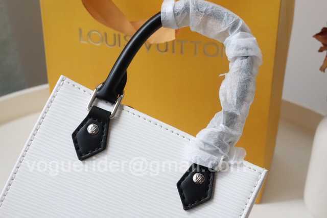 M69441 Petit Sac Plat 17