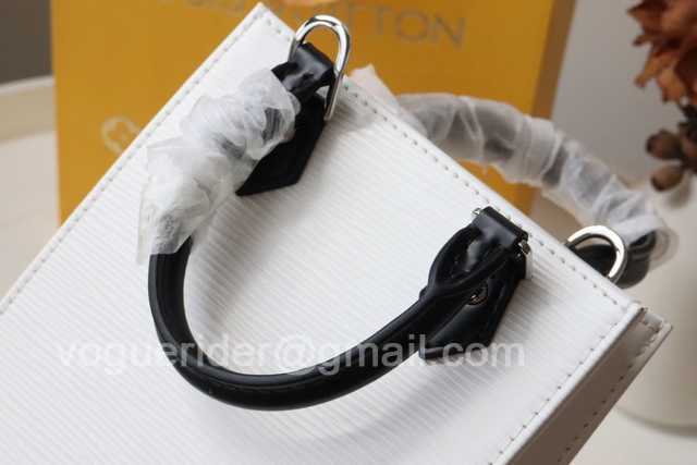 M69441 Petit Sac Plat 17