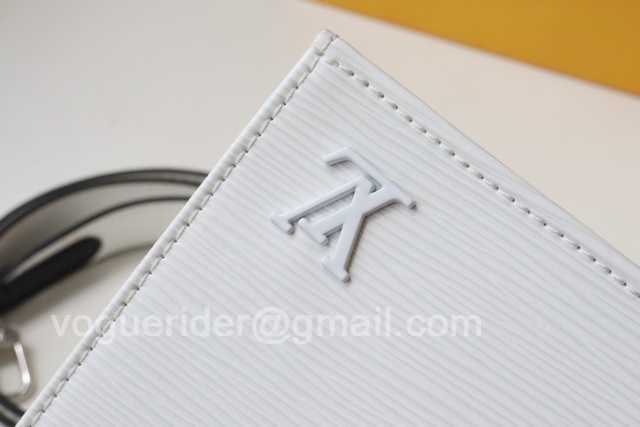 M69441 Petit Sac Plat 17