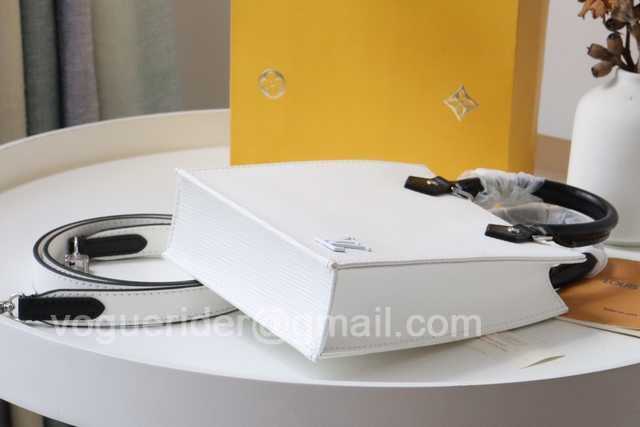 M69441 Petit Sac Plat 17