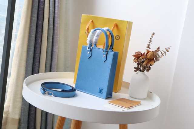 M69441 Petit Sac Plat 17