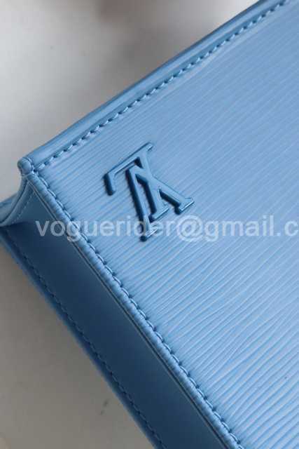 M69441 Petit Sac Plat 17