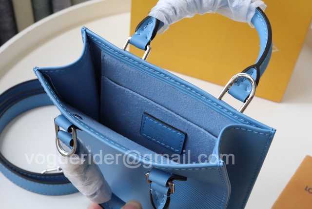 M69441 Petit Sac Plat 17