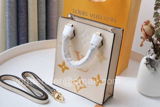 M80449 Petit Sac Plat 17