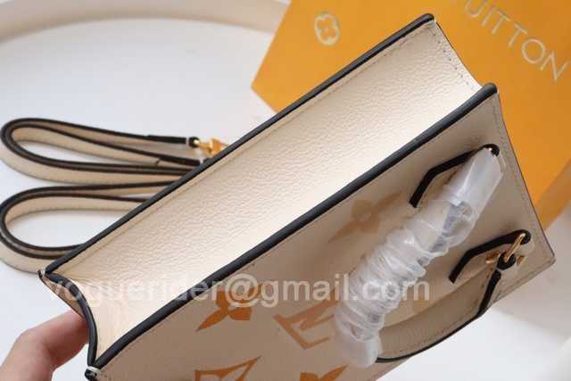 M80449 Petit Sac Plat 17