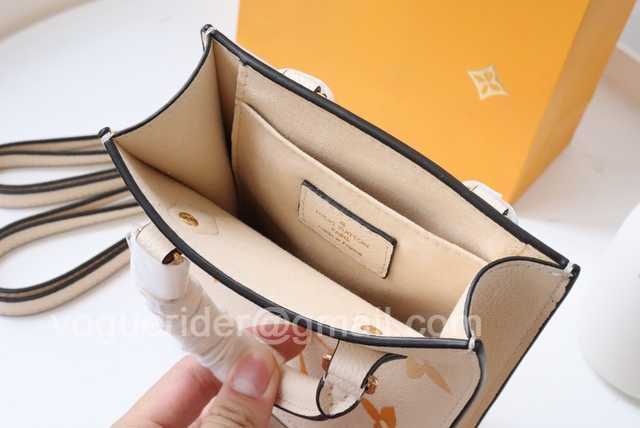 M80449 Petit Sac Plat 17