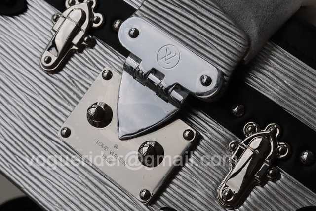 M40273 Petite Malle 19 M40273 Petite Malle 19