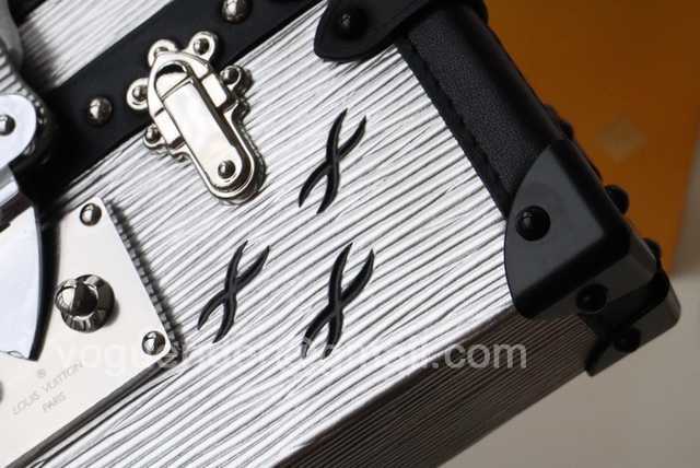 M40273 Petite Malle 19 M40273 Petite Malle 19