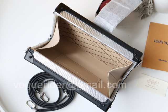 M40273 Petite Malle 19 M40273 Petite Malle 19