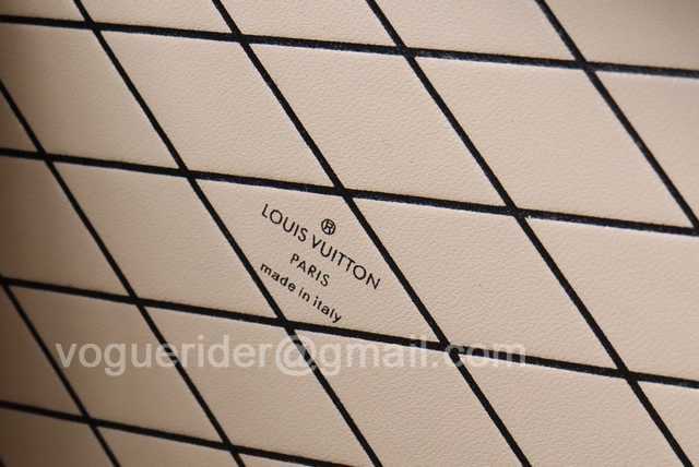 M40273 Petite Malle 19 M40273 Petite Malle 19