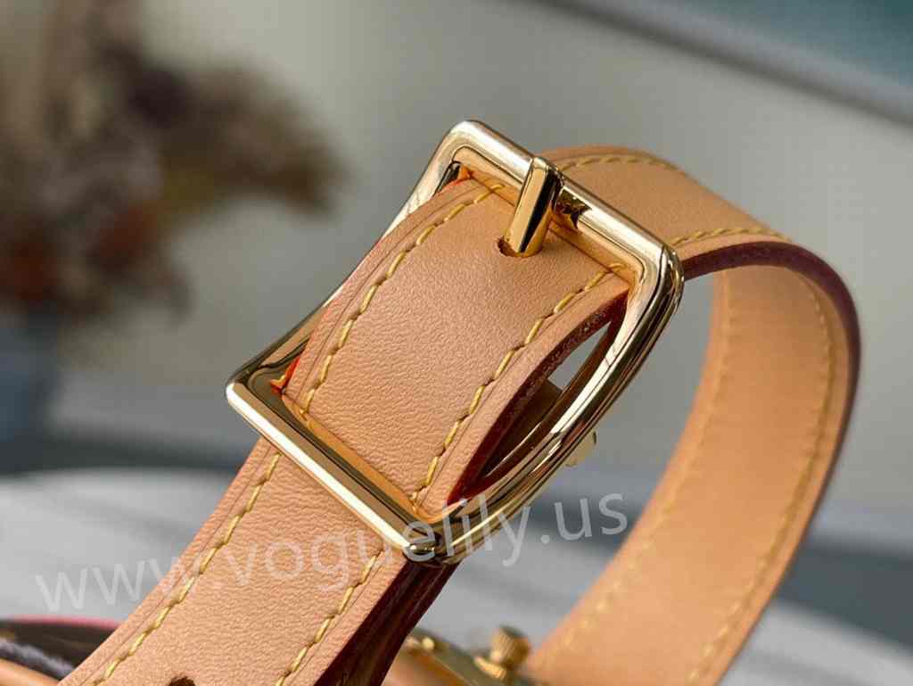 M43514 Petite Boite Chapeau 17 M43514 Petite Boite Chapeau 17