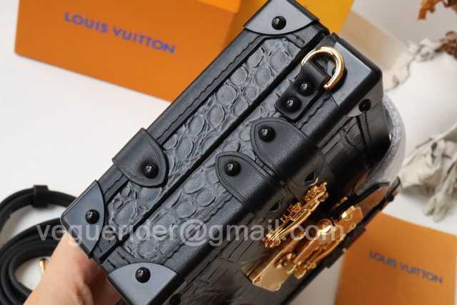 M40273 Petite Malle 19 M40273 Petite Malle 19