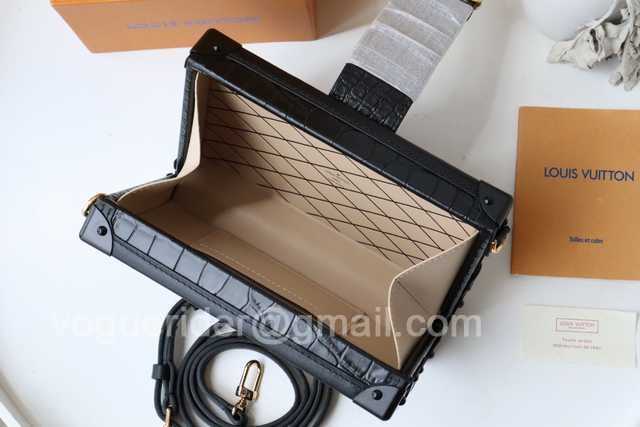 M40273 Petite Malle 19 M40273 Petite Malle 19