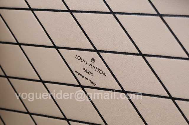 M40273 Petite Malle 19 M40273 Petite Malle 19