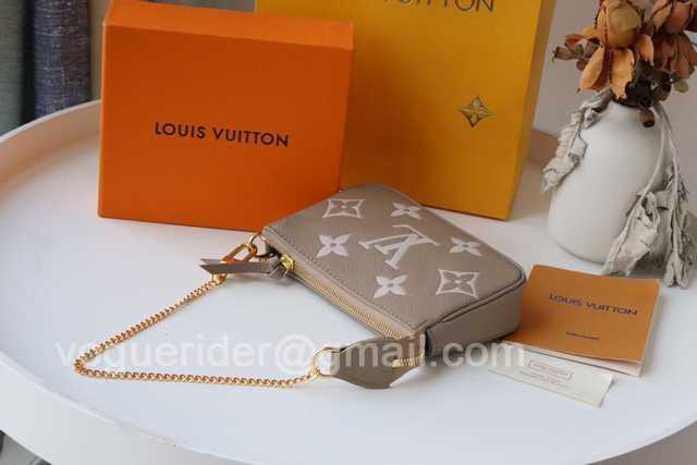 M80501 By The Pool M80501 By The Pool