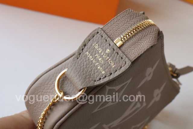 M80501 By The Pool M80501 By The Pool