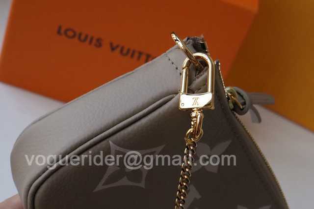 M80501 By The Pool M80501 By The Pool