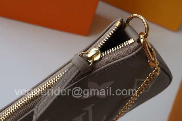 M80501 By The Pool M80501 By The Pool