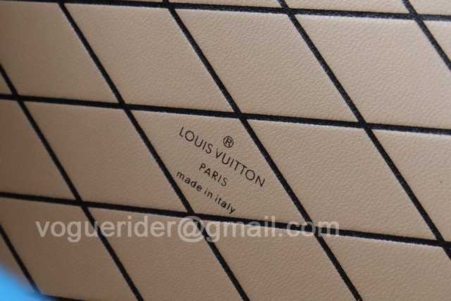 M40273 Petite Malle 19 M40273 Petite Malle 19