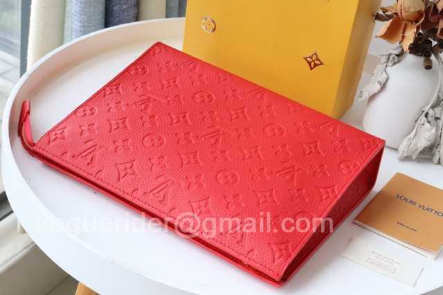 M41058/M45665 Toilet Bag 26