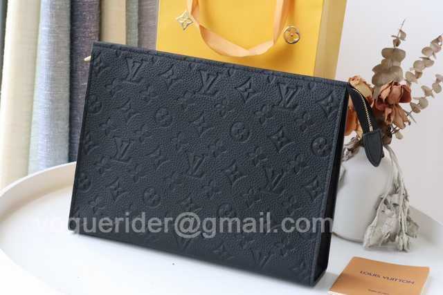 M41058/M45665 Toilet Bag 26 M41058/M45665 Toilet Bag 26