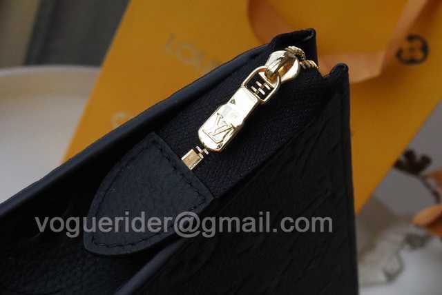 M41058/M45665 Toilet Bag 26 M41058/M45665 Toilet Bag 26