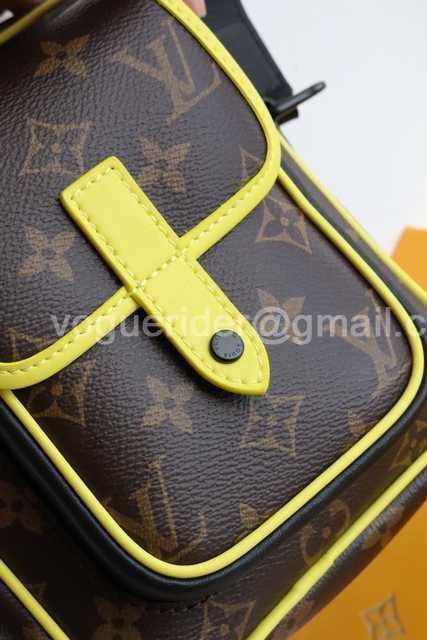 M69404 Wearable Wallet 17