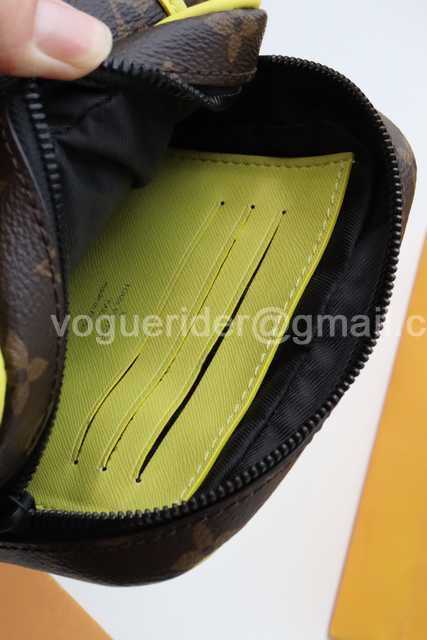 M69404 Wearable Wallet 17