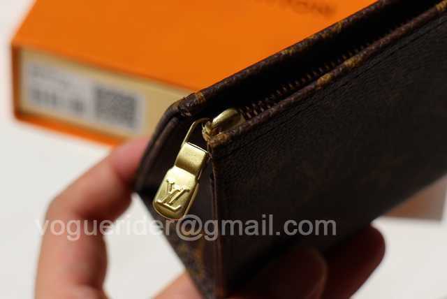 M47546 Toilet Bag 15 M47546 Toilet Bag 15