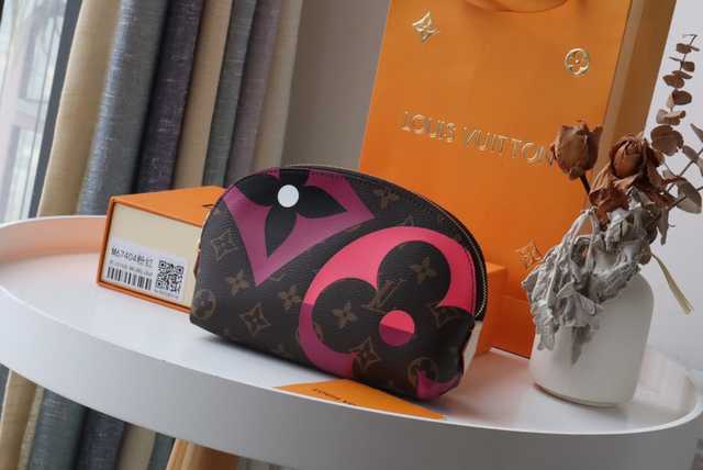 M80283 Game on Pochette Cosmetique