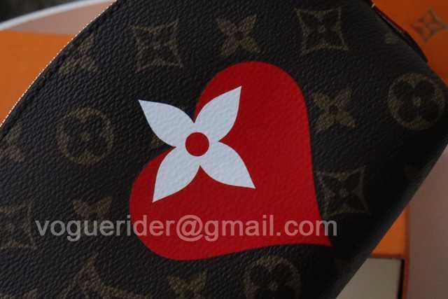 M80283 Game on Pochette Cosmetique