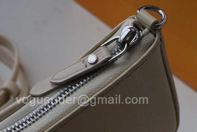 M80483 Easy Pouch On Strap 19 M80483 Easy Pouch On Strap 19