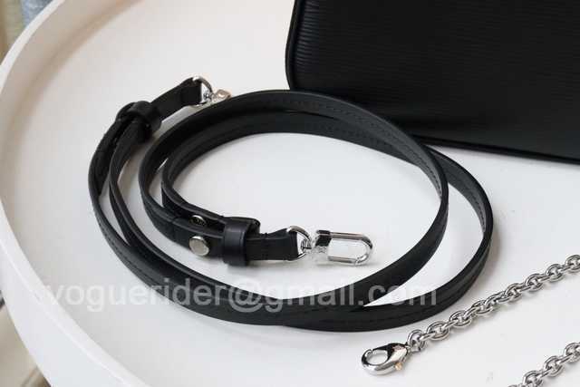 M80483 Easy Pouch On Strap 19