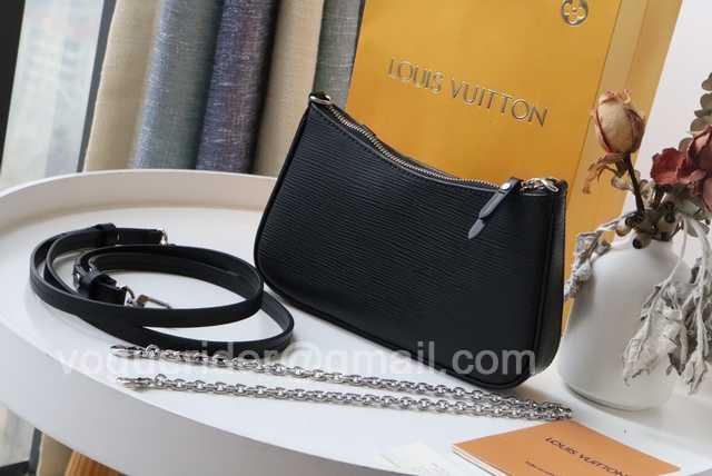 M80483 Easy Pouch On Strap 19