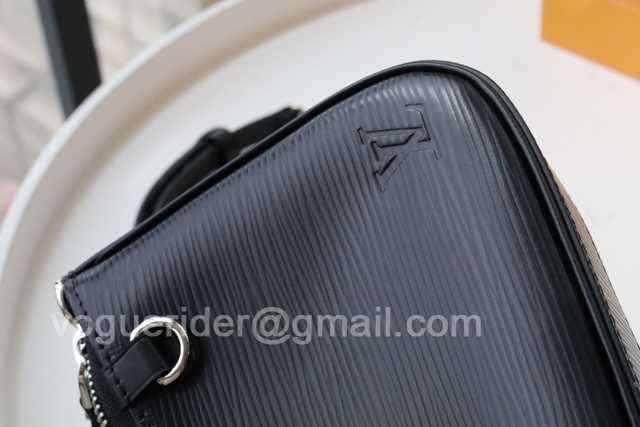 M80483 Easy Pouch On Strap 19