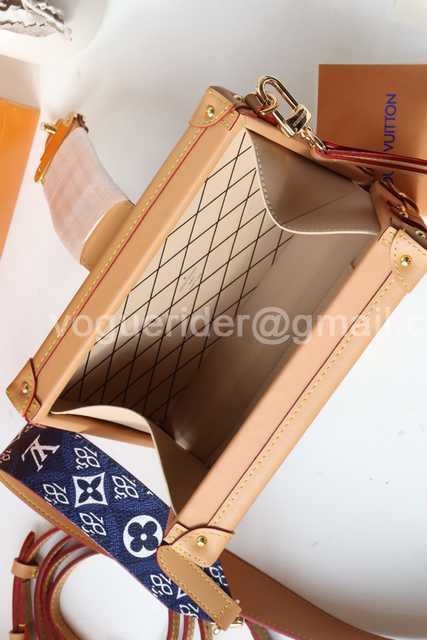 M40273 Petite Malle 19 M40273 Petite Malle 19