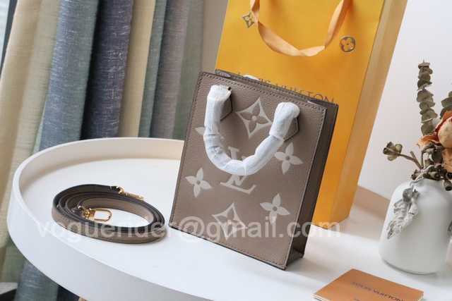 M57937 Petit Sac Plat 17