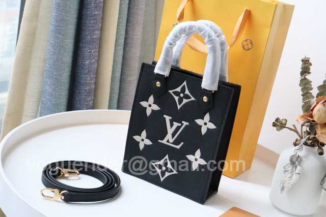 M57937 Petit Sac Plat 17 M57937 Petit Sac Plat 17