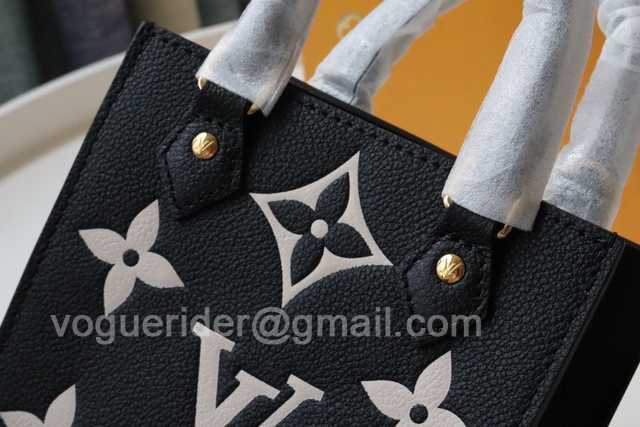 M57937 Petit Sac Plat 17 M57937 Petit Sac Plat 17