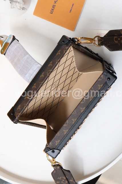 M45554 Petite Malle 19