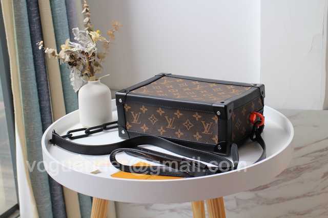 M44478 Soft Trunk 25 M44478 Soft Trunk 25