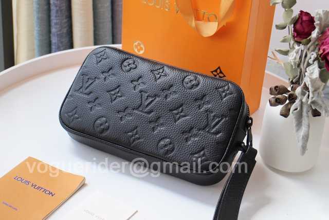 M44482 Pochette Volga 23