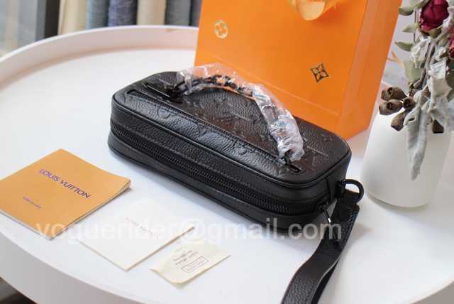 M44482 Pochette Volga 23