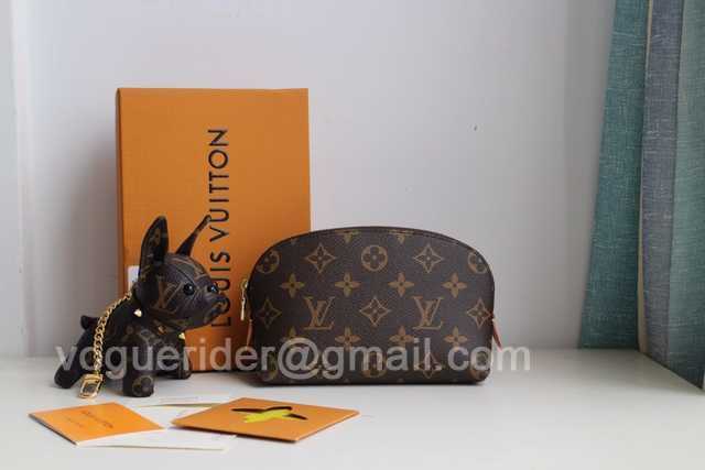 M47515 Cosmetic Bag 17