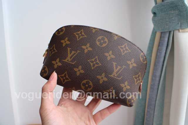 M47515 Cosmetic Bag 17