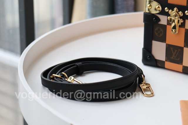 M40273 Petite Malle Box 19 M40273 Petite Malle Box 19